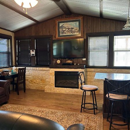 Vineyard Trail Cottages- Adults Only Fredericksburg Exterior foto