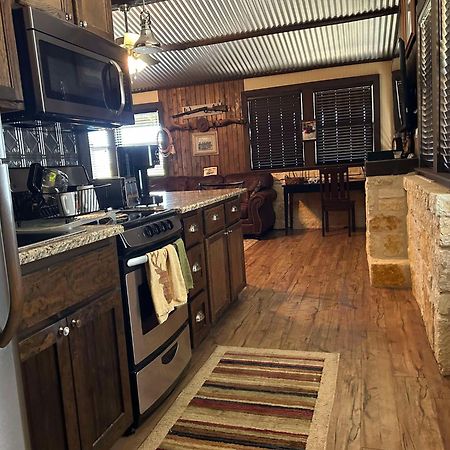 Vineyard Trail Cottages- Adults Only Fredericksburg Exterior foto