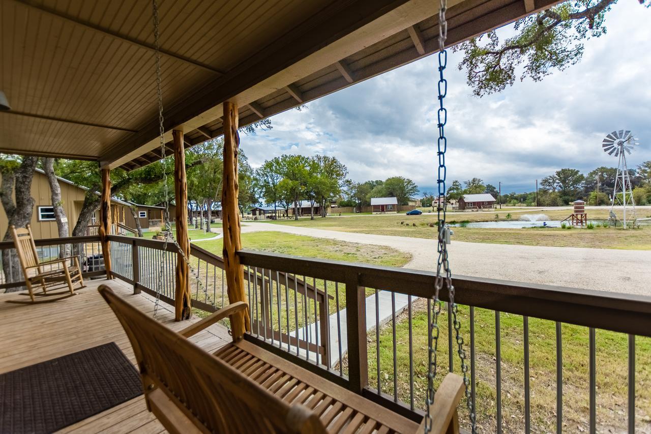 Vineyard Trail Cottages- Adults Only Fredericksburg Zimmer foto