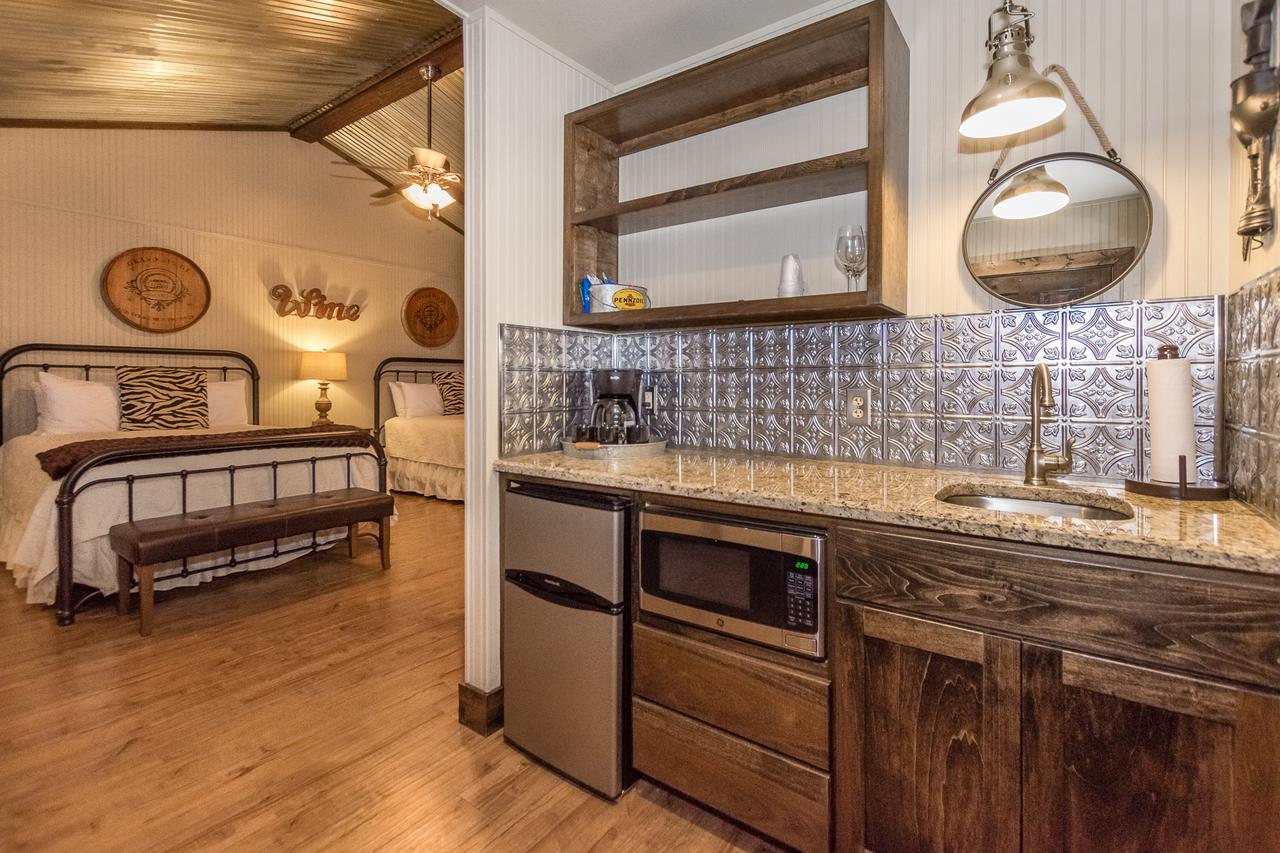 Vineyard Trail Cottages- Adults Only Fredericksburg Zimmer foto