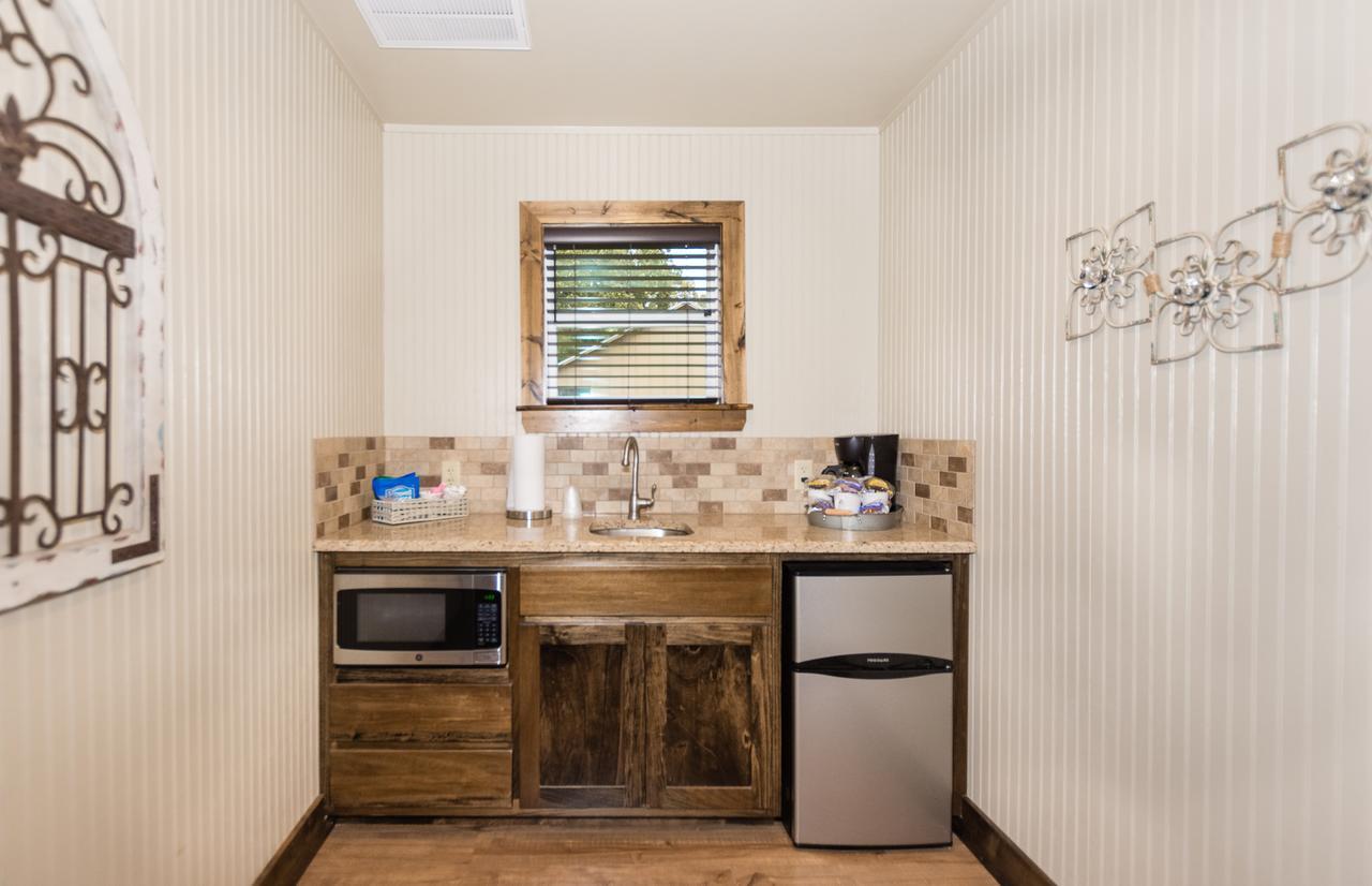 Vineyard Trail Cottages- Adults Only Fredericksburg Zimmer foto