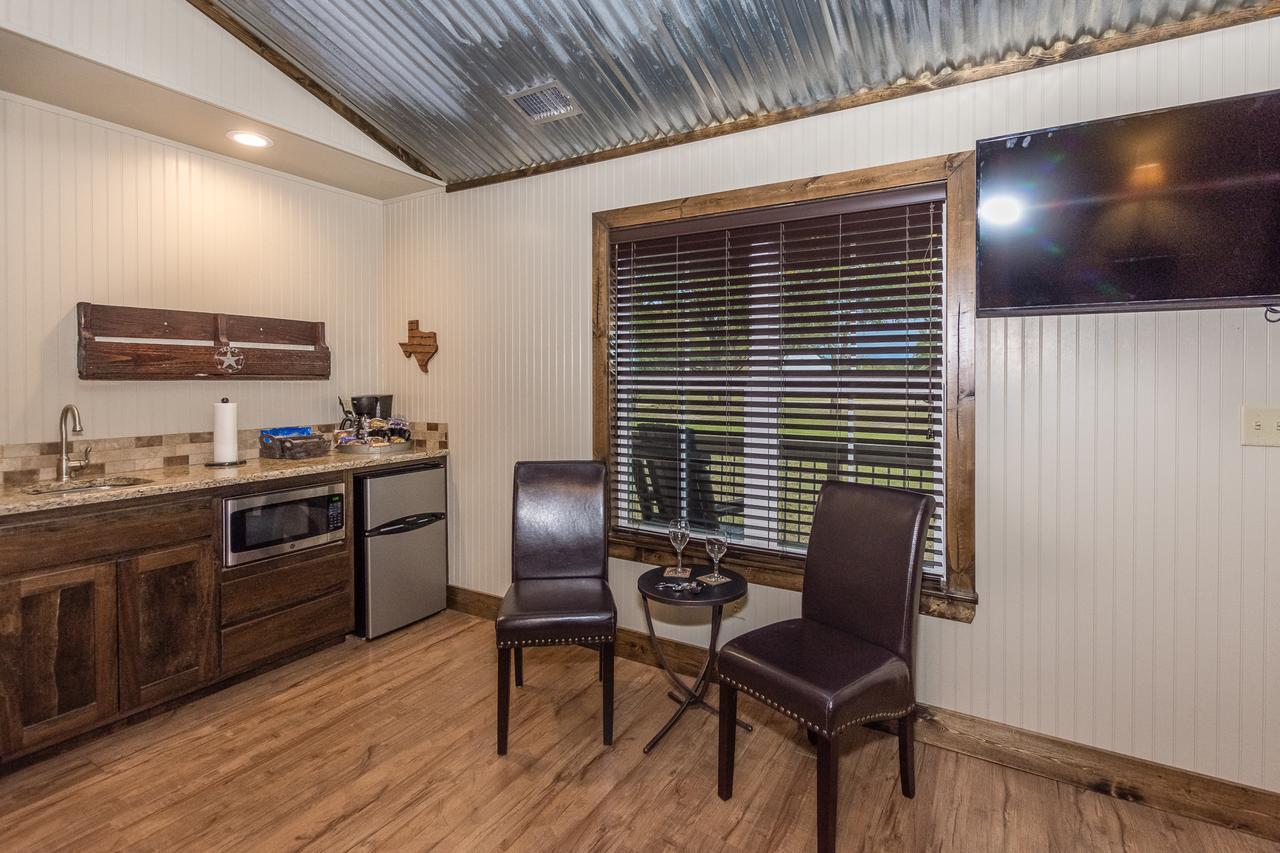 Vineyard Trail Cottages- Adults Only Fredericksburg Zimmer foto